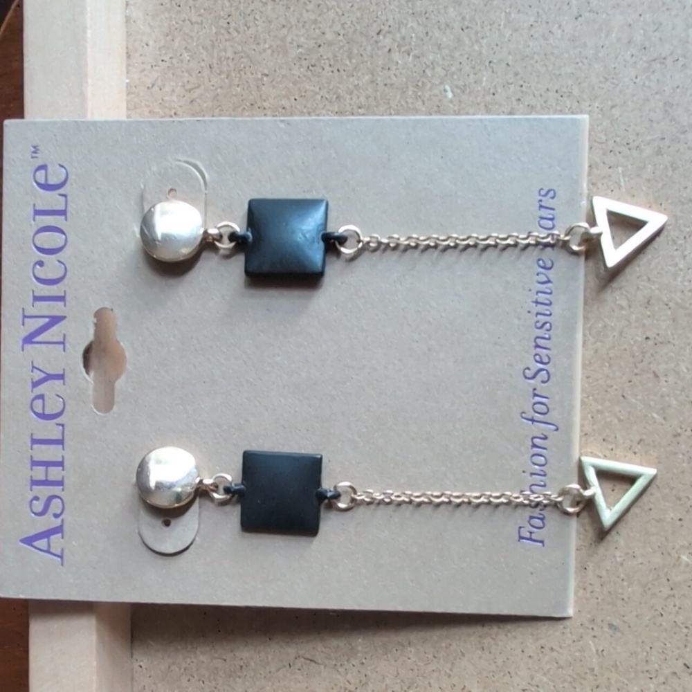 Ashley Nicole Geometric Black and Gold Earrings